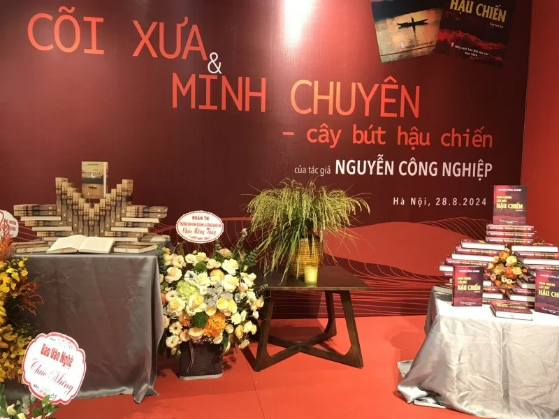 Hai tác phẩm "Cõi xưa", "Minh Chuyên – Cây bút hậu chiến" của tác giả Nguyễn Công Nghiệp