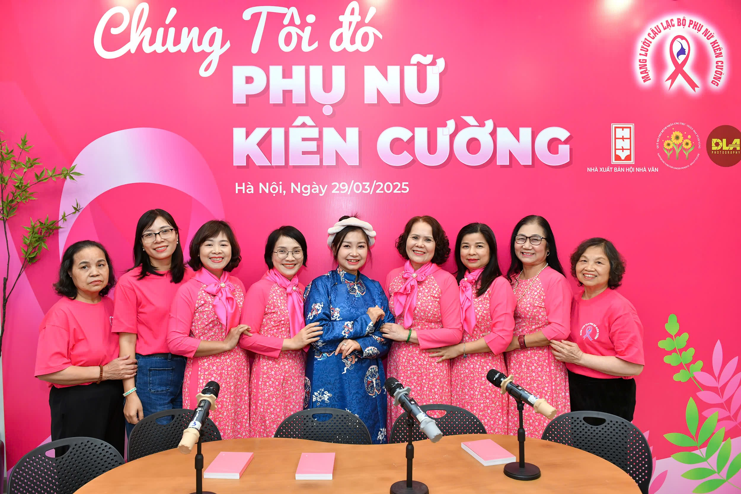 Dự án sách ảnh "Chúng tôi đó - Phụ nữ kiên cường"