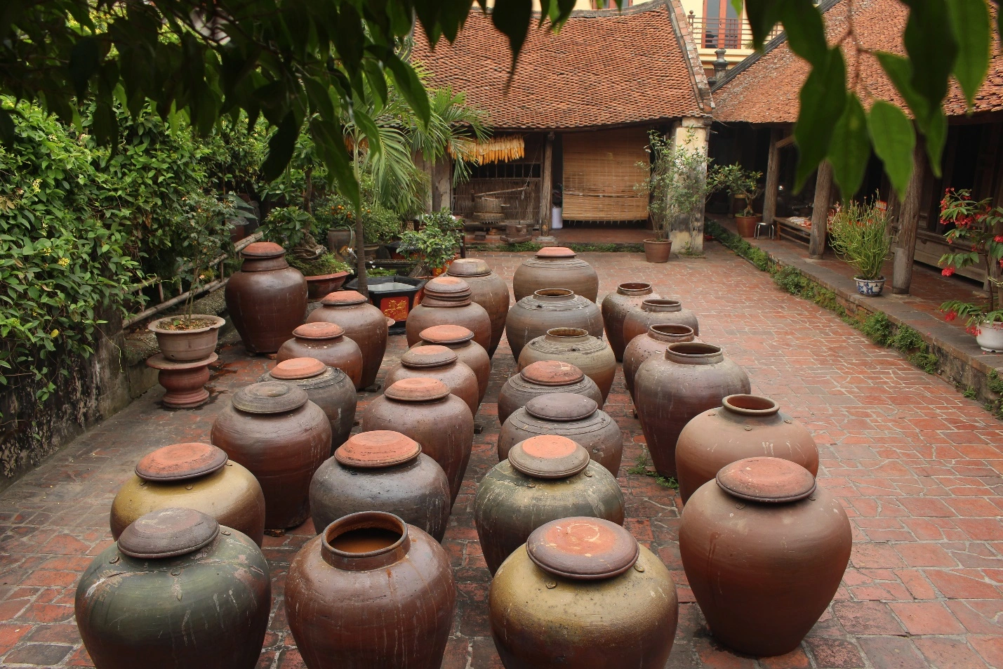 Bi hài nhà văn, nhà thơ làm kinh doanh